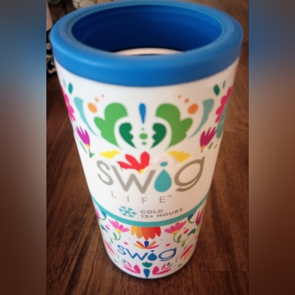 Swig Life Skinny Can Cooler